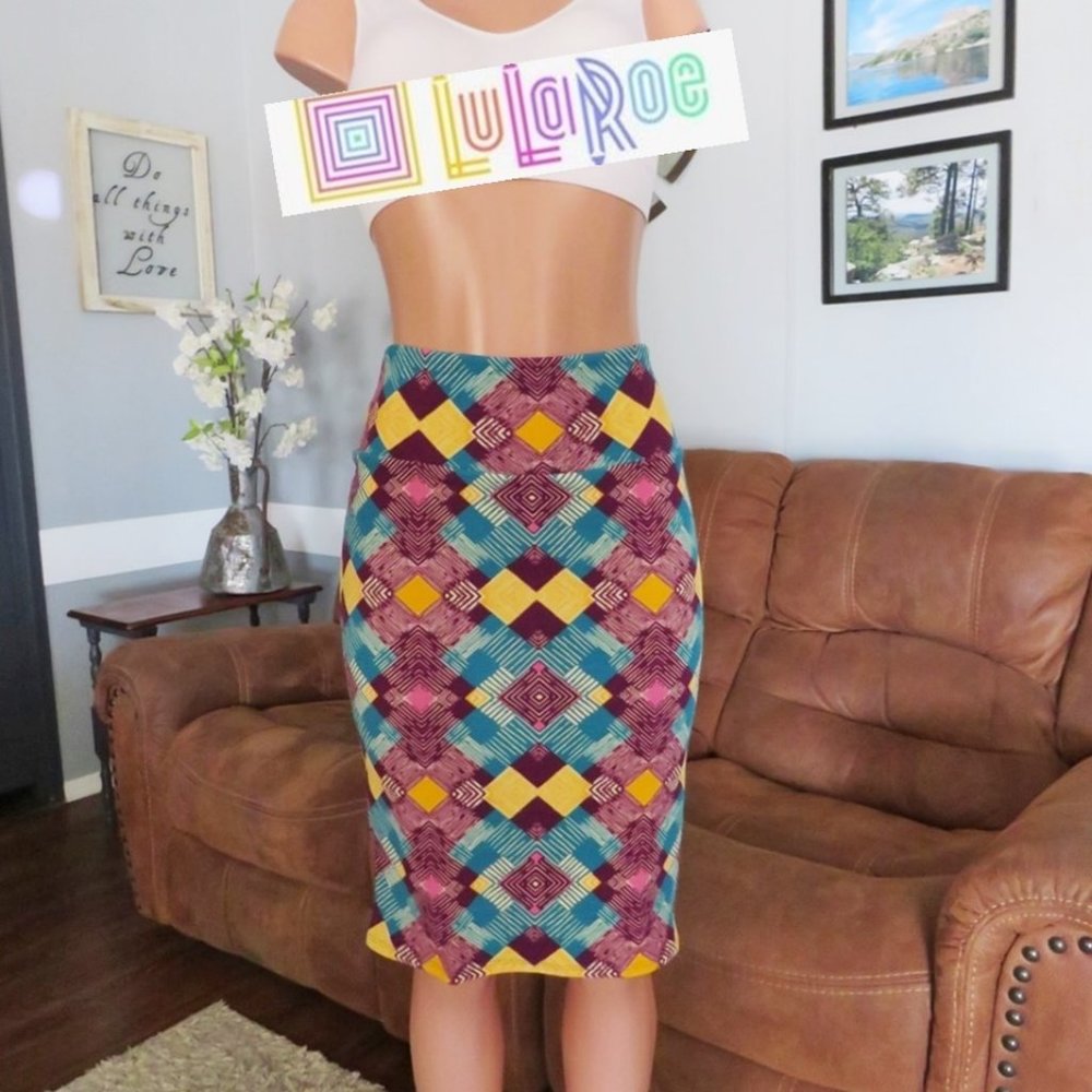 New LuLaRoe Cassie Skirt Size Medium
